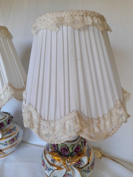 Par de candeeiros Myrtus porcelanas, trabalhado à mão