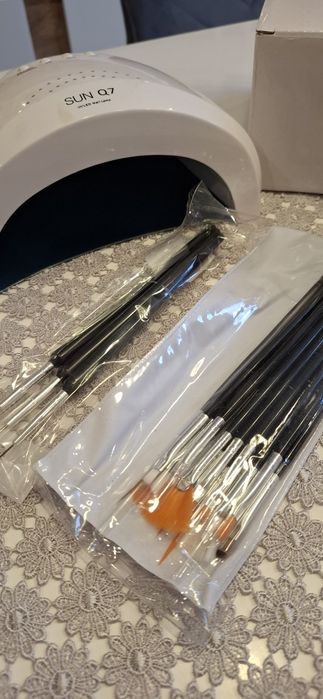 Zestaw do hybrydy lampa lakiery pędzelki