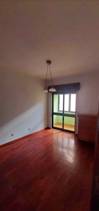 Quarto Casal, no Algueirão Mem Martins