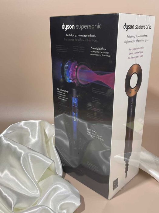 Stan idealny suszarka do włosów Dyson prezent-Nowa