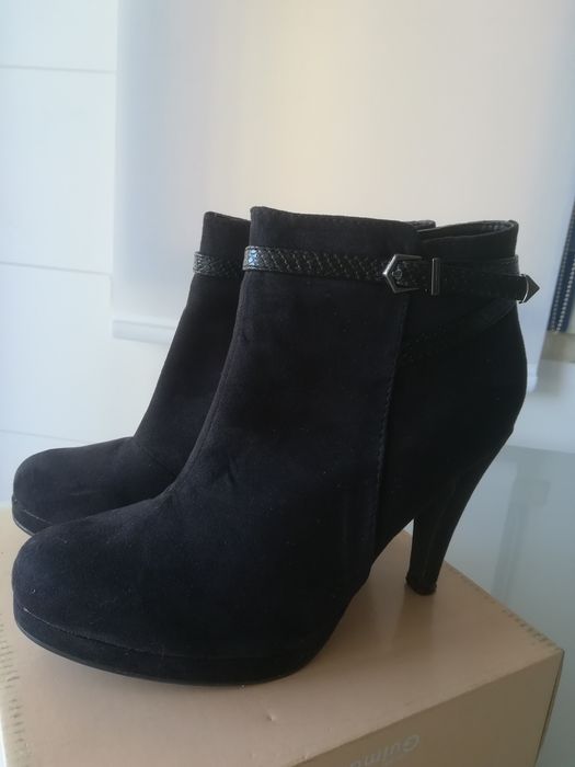 Botins pretos - 40.