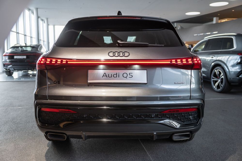 Audi Q5 4x4 / kamera 360/ tempomat/ Matrix LED/ 19"