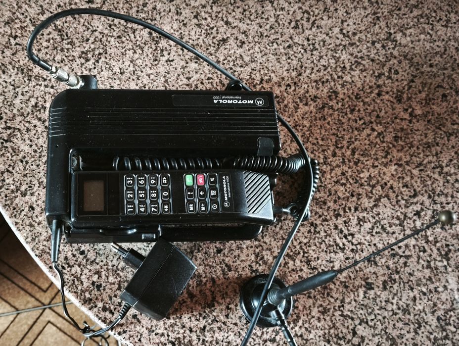 Telefone móvel antigo