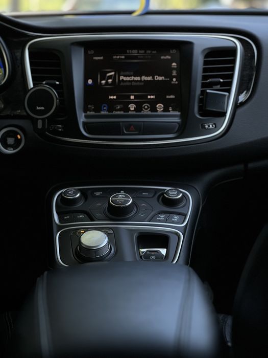 Chrysler 200C 3.6 V6 (300 л.с.) 2016 | Канада (км/ч) | Панорама | 106 тыс. км
