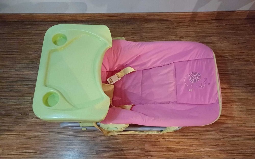 "Cadeira"-Espreguiçadeira para bebé. Preço: 28 euros.