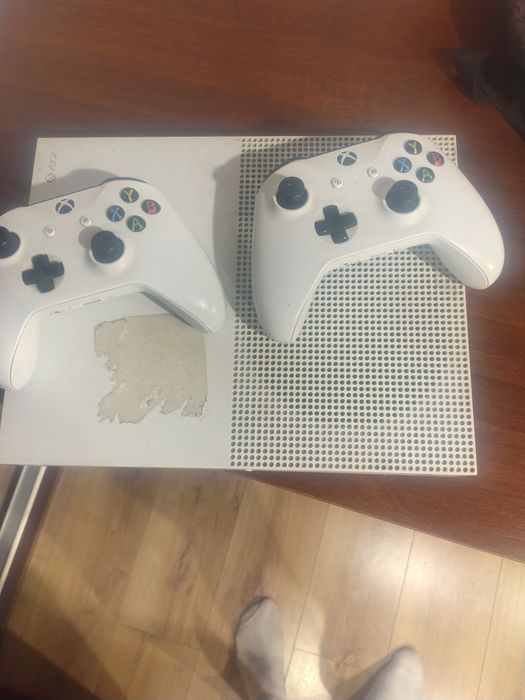 Sprzedam Xbox one z 13 grami