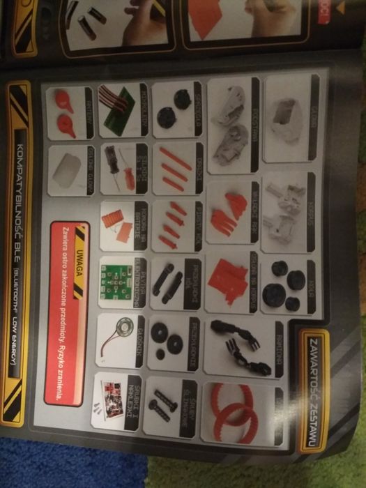 Clementoni Evolution Robot do złożenia sterowany smartfonem