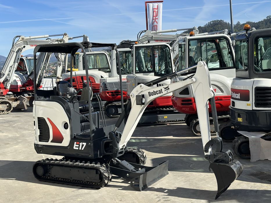 Mini-giratória BOBCAT E17