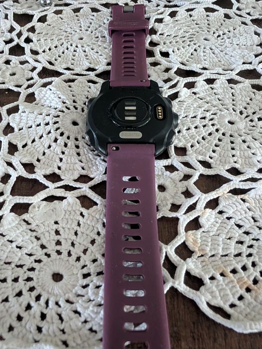 Garmin forerunner 245ardzo dobry plus, zero zarysowań ekranu. Bateria w stanie idealnym.