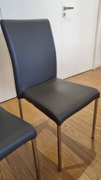 conjunto de 4 cadeiras em napa cinza