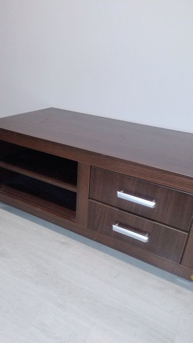 Stolik pod telewizor