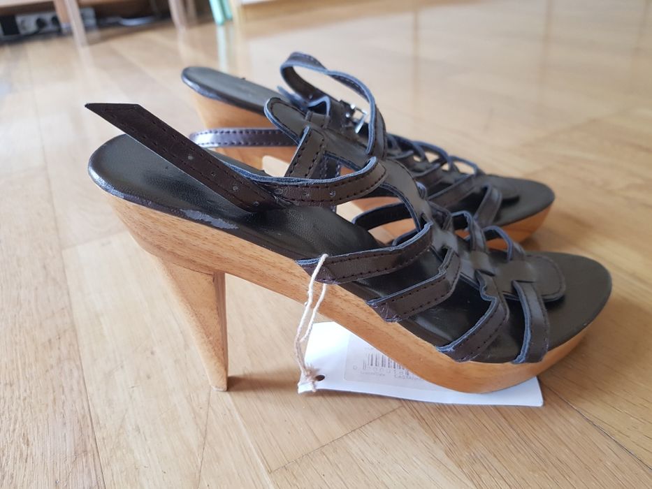 Sandálias Salto Alto castanhas