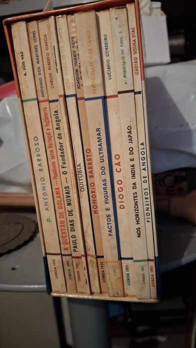 Livros diversos Angola, Moçambique, colónias decada 50 e 60
