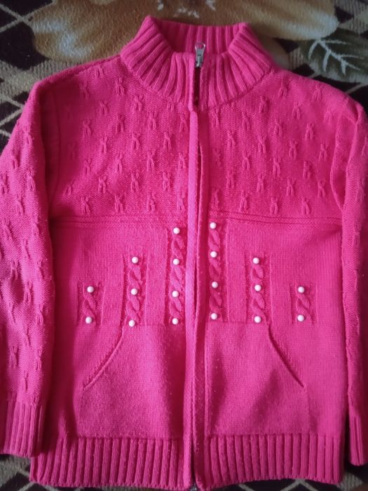 Кофта розова для дівчинки.Шапки.