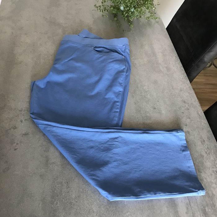 Niebieskie szerokie bawełniane spodnie