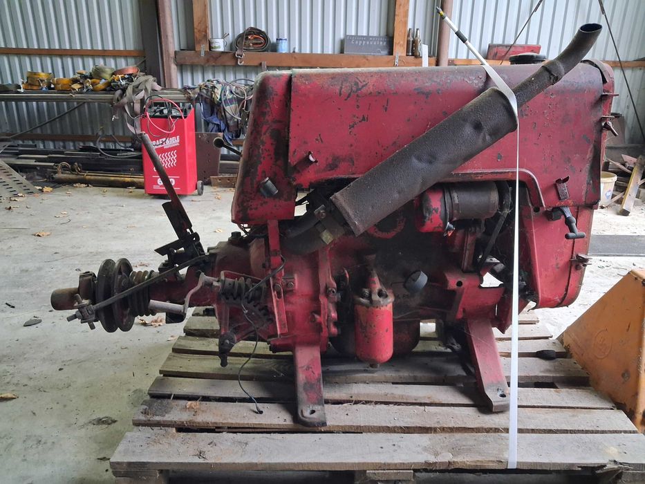 silnik McCormick International 3 cylindry