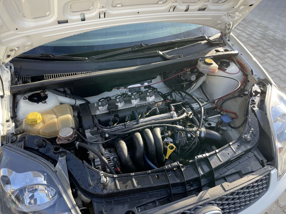 Ford fiesta st 2005 кільцеві перегони