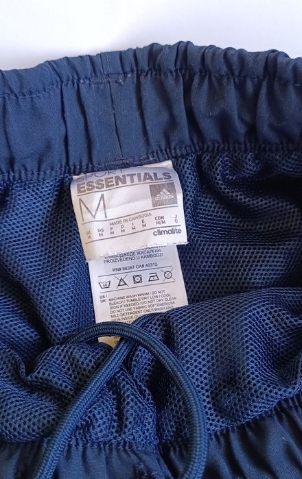 Чоловічі шорти Adidas, розмір М. Оригінал.