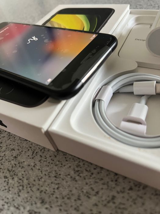 iPhone SE 2020 Black neverlock (Новий,не актвованний)