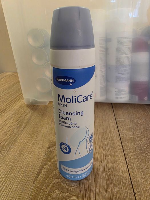 Pianka myjąca MoliCare