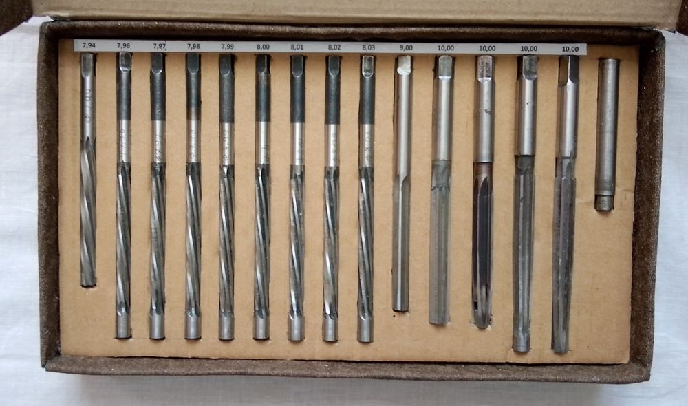 усунення підсмоктування повітря через вісь дросельної заслінки