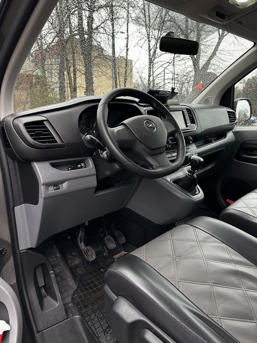 Opel Viavaro (niski przebieg)