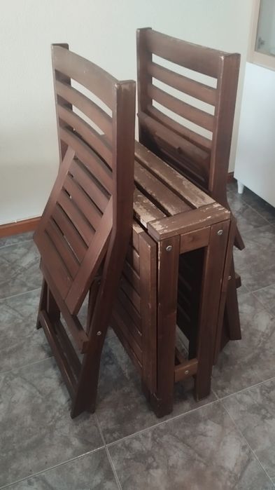 Mesa madeira com 2 cadeiras exterior