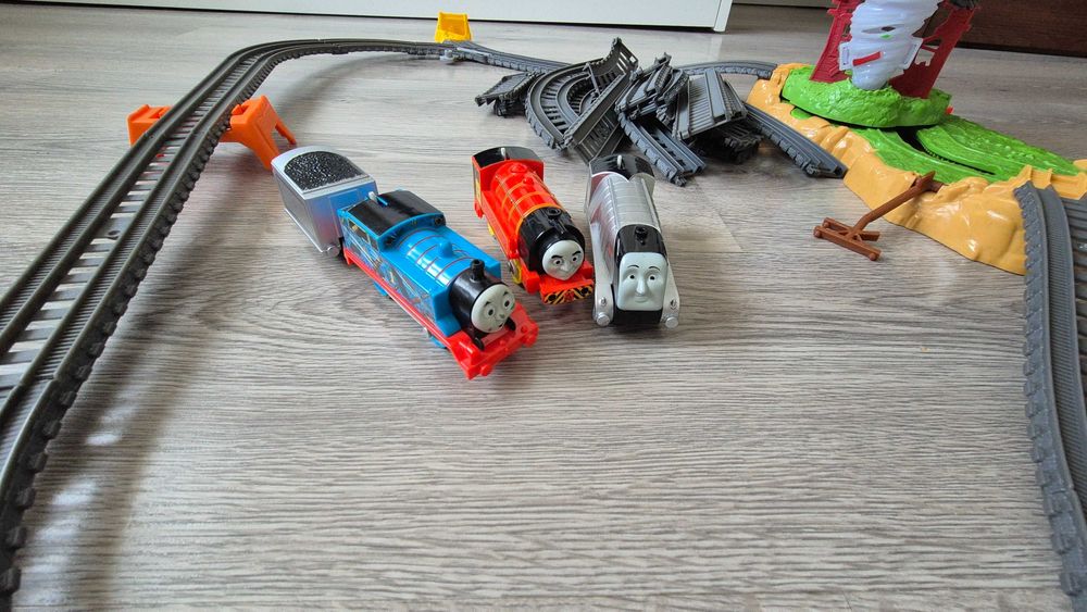 Mega zestaw Tomek i przyjaciele Tornado dodatkowe tory 3 ciuchcie