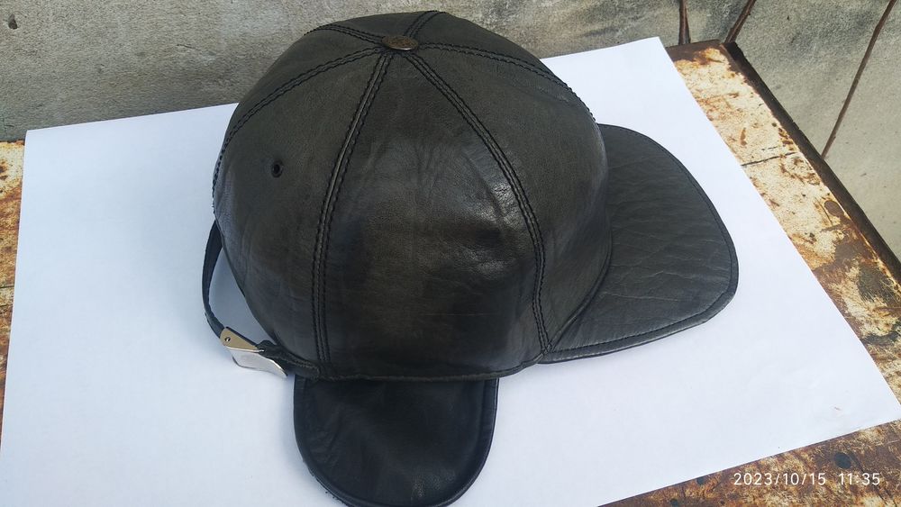 Продам кожаную бейсболку.