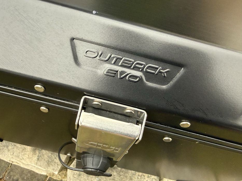Kufer Centralny 58l Givi Monokey Trakker Outback Evo Wkladka Oparcie