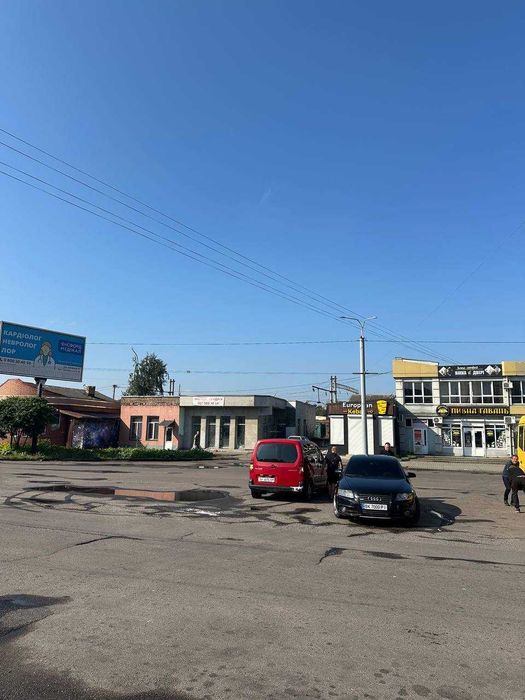 ЖД Вокзал 25м2 Здам ФАСАДНЕ Видове приміщення з Парковкою біля ЗУПИНКИ