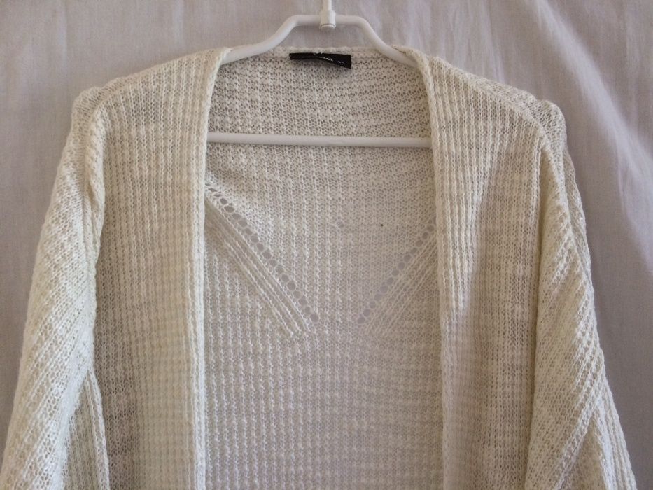 Sweter ecru z wełny