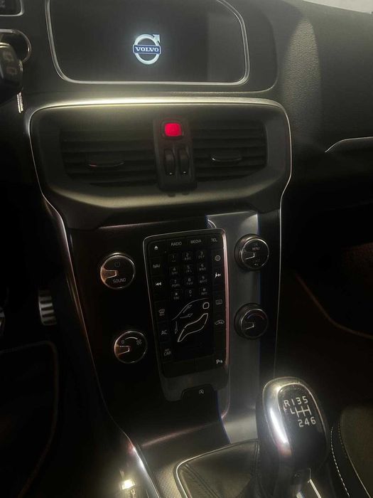 Volvo V40 R desegin — photo 5
