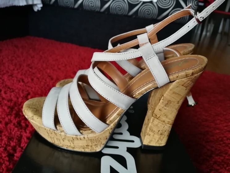 Sandálias Zilian NOVAS em caixa em Pele e Madeira nº38