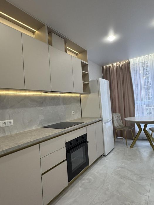 Продам 1-комнатную квартиру с ремонтом в Акварель-8 Таирова (123-456)