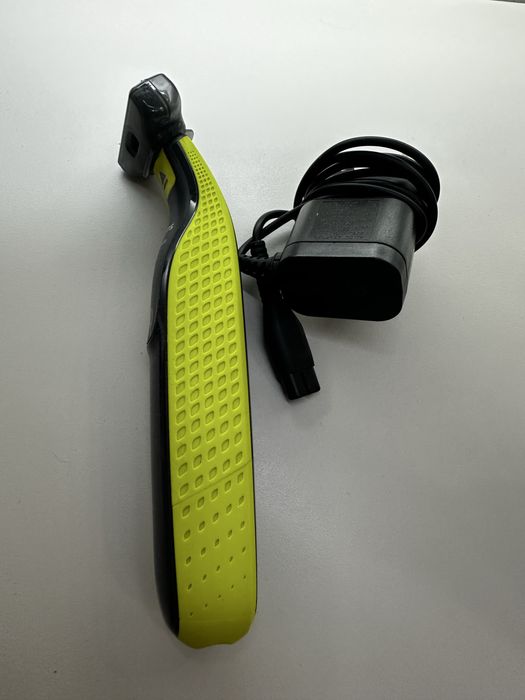 Електростанок Philips OneBlade QP2520