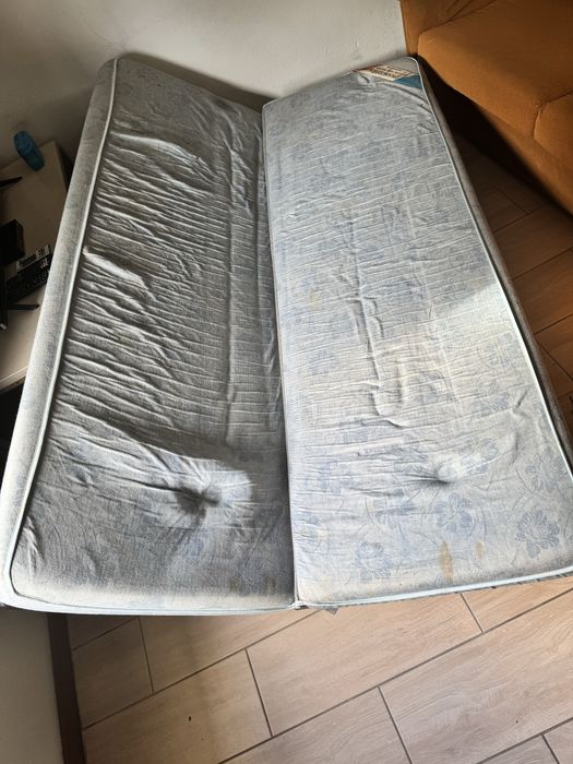 Vendo dois sofas cama