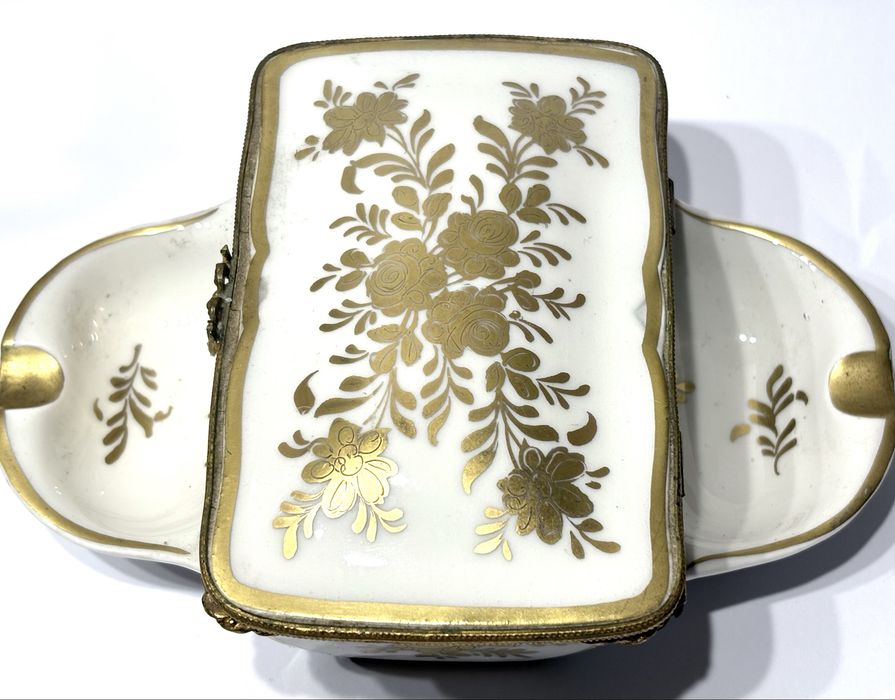 Raro antigo cinzeiro e cigarreira em porcelana francesa  Pillivuyt