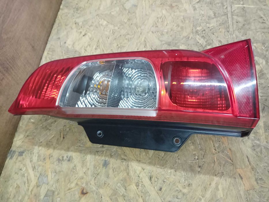 Fiat Fiorino Nemo Bipper lampa tył tylna prawa oryginał z wkładem