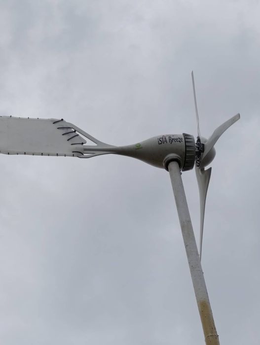 Ветрогенератор (вітряк)