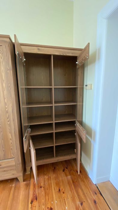 Witryna Bergen - Black Red White