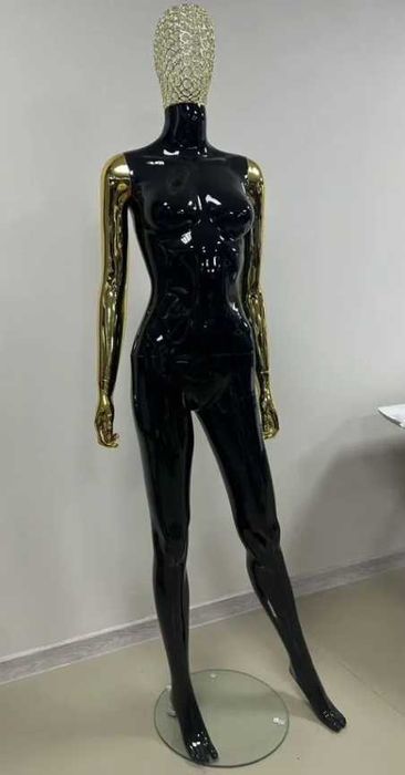 Sprzedam manekin damski.