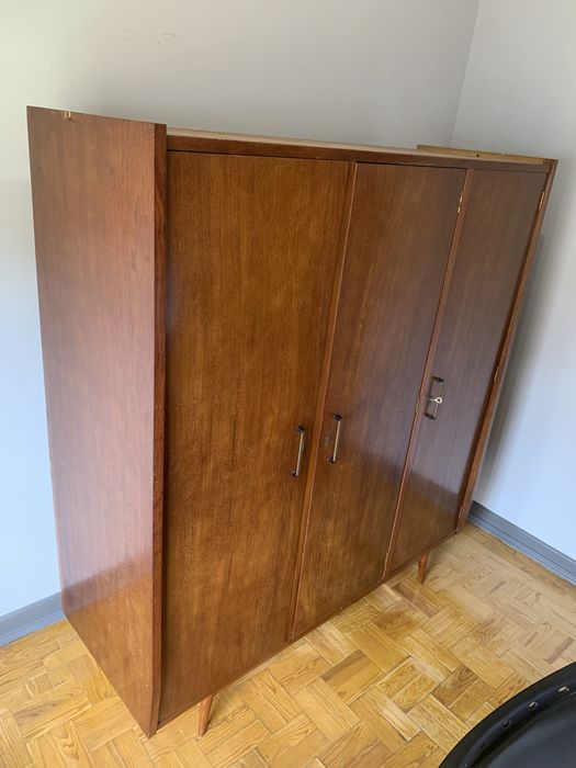Roupeiro Vintage Mid-Century (Anos 50/60) – Estilo Olaio – Excelente Estado