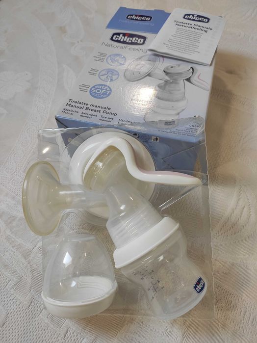 Bomba de Leite Manual Chicco + Recipientes