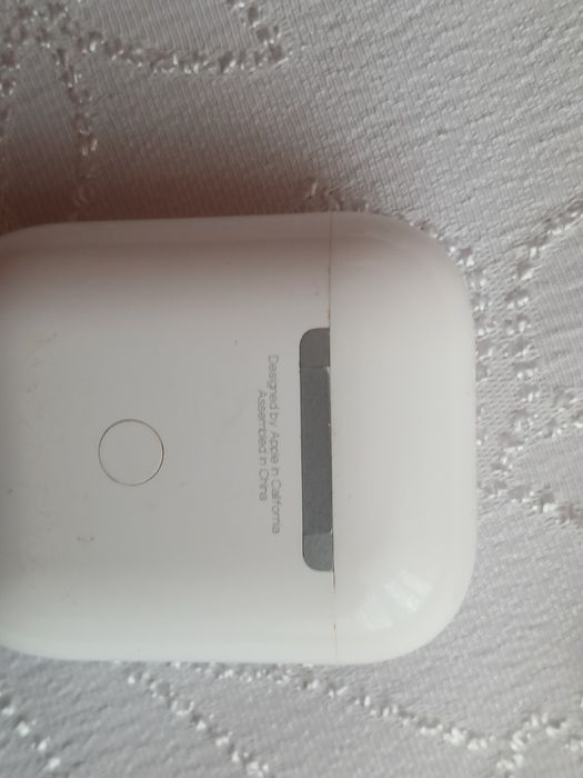 Apple AirPods. Навушники  безпровідні в чудовому стані