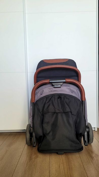 Продам детскую прогулочную коляску