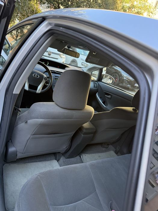 Toyota prius 2011