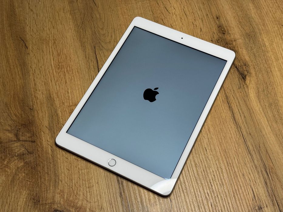 Apple iPad 8gen, 10.2" Srebrny Wifi - bardzo dobry stan - FV Marża