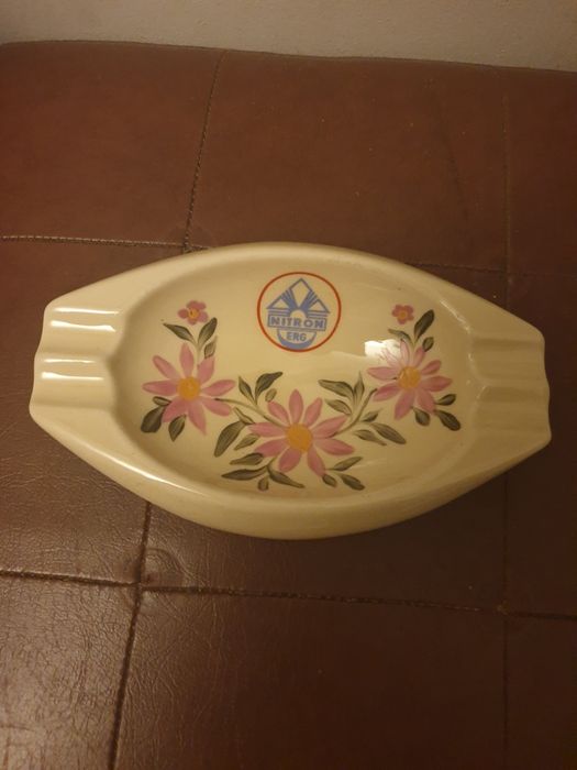 Popielniczka tułowice porcelana łódeczka NITRON ERG