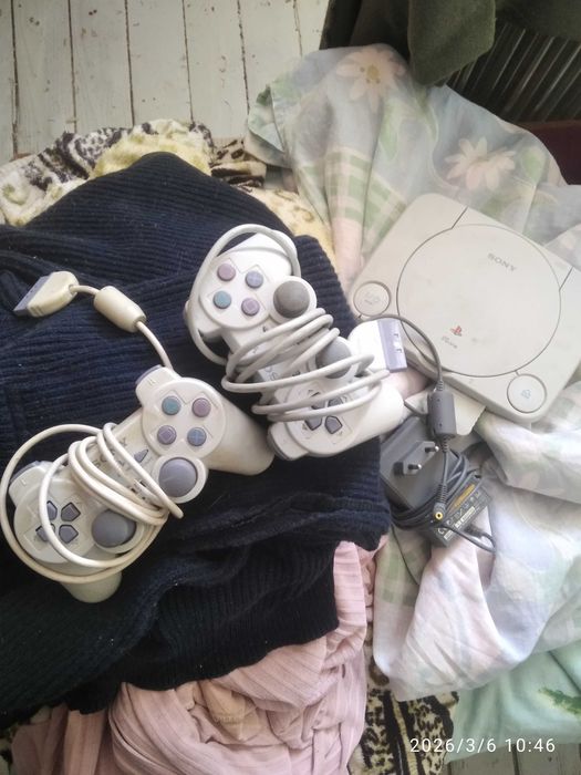 Продам пс 1 и 2 геймпада